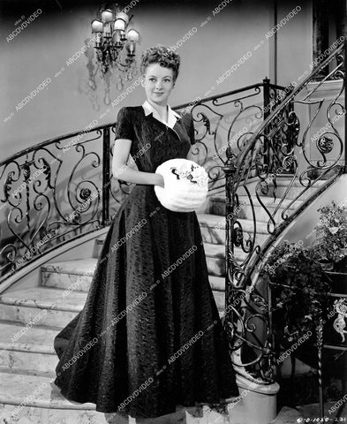 crp-14606 1946 Evelyn Keyes in elegant fashion and hand muff film The Jolson Story crp-14606