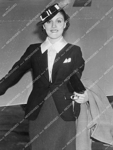 crp-14764 1936 Kay Griffith signs contarct w Paramount arrives in LA crp-14764