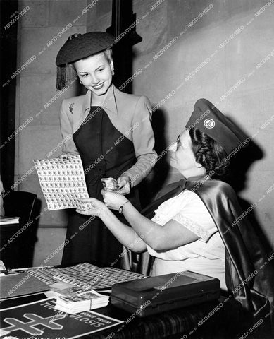 crp-15096 1945 LA City Hall sales booth w Janet Blair tuberculosis PSA Christmas Seals promo crp-15096