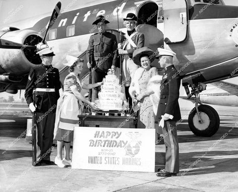 crp-15144 1947 United Airlines sponsors United States Marine Corps USMC birthday cake crp-15144