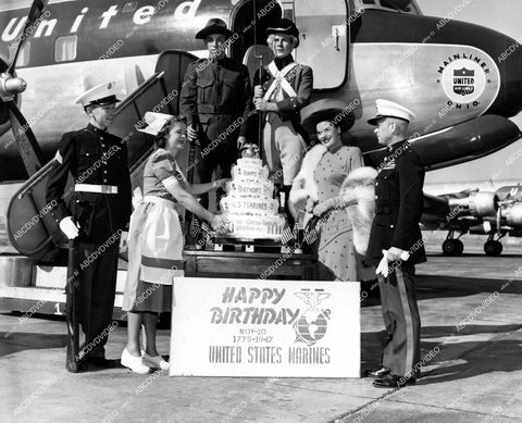 crp-15145 1947 United Airlines sponsors United States Marine Corps USMC birthday cake crp-15145