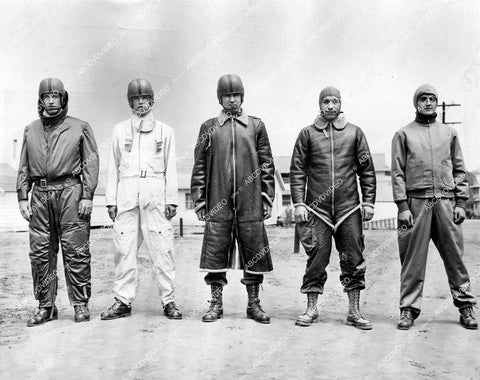 crp-15157 1942 WWII U.S. paratroopers have suitable outfits for every climate crp-15157