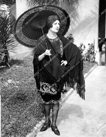 crp-15197 1924 socialite Mrs Julian M Gerard models new beach wear w parasol crp-15197