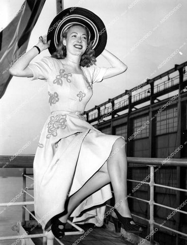 crp-15273 1948 French actress Janine Marsay most beautiful girl in France goes to Hollywood crp-15273