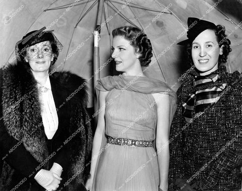 crp-15347 1937 Elissa Landi or Madge Evans gets visitors on set film The Thirteenth Chair crp-15347
