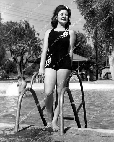 crp-15362 1941 pretty Gloria Gale in swimwear coming out of pool favored to win beauty contest crp-15362