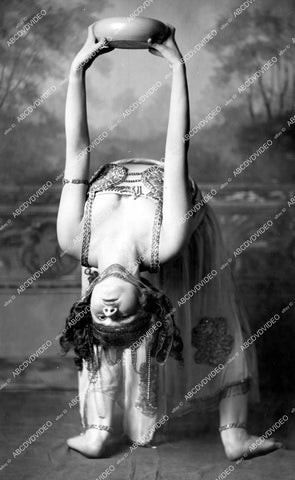 crp-15387 1930's unknown contortionist dancer in exotic costume crp-15387
