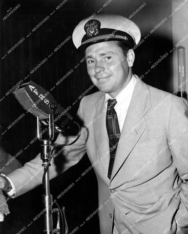 crp-15468 1944 Johnny Mercer at the microphone for AFRS Armed Forces Radio Service crp-15468