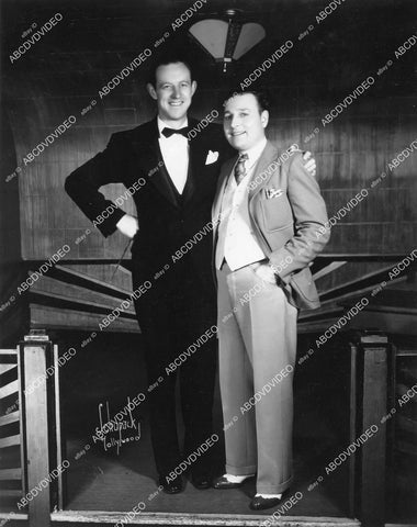 crp-01558 1930's Mark Hansen, owner Three Little Pigs Inn LA, Slim Martin at Hollywood café crp-01558