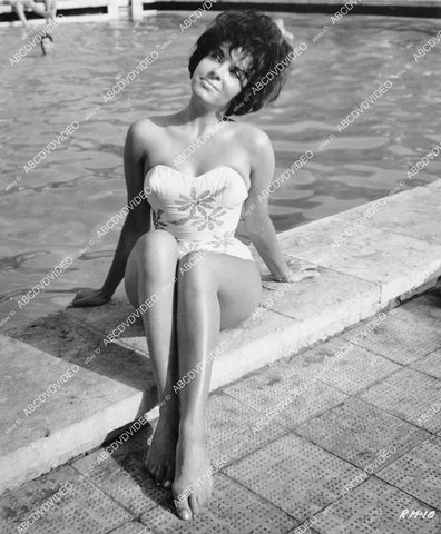 crp-00162 1963 English sexpot Shirley Gale Gail sexy in swimsuit for film The Running Man crp-00162