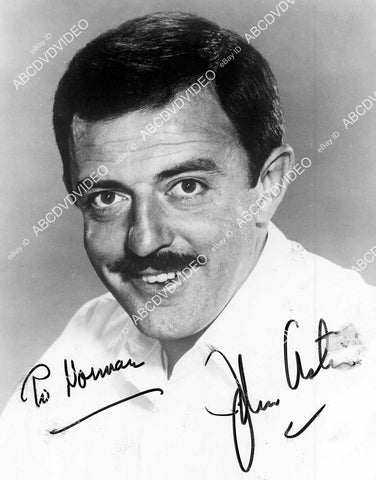 crp-16352 1970's John Astin portrait w genuine autograph crp-16352