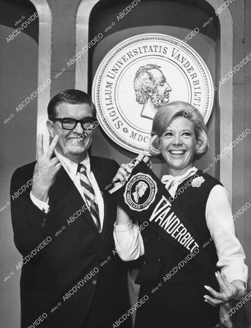 crp-01644 1965 Peter Lind Hayes, Dinah Shore Vanderbilt Univ vs Univ Michigan TV special Alumni Fun crp-01644