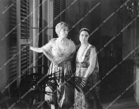 crp-16563 1919 Edythe Chapman, Geraldine Farrar silent film Flame of the Desert crp-16563