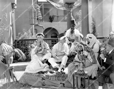 crp-16569 1919 Lou Tellegen, Alec B Francis, Casson Ferguson, Macey Harlam, Syn De Conde silent film Flame of the Desert crp-16569