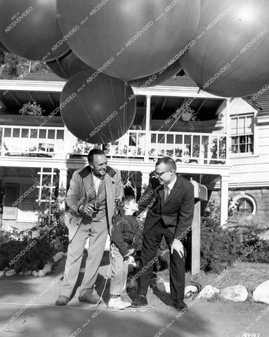 crp-17295 1963 director George Sidney w child star Peter Robbins, Dr Robert Voas of NASA film A Ticklish Affair crp-17295