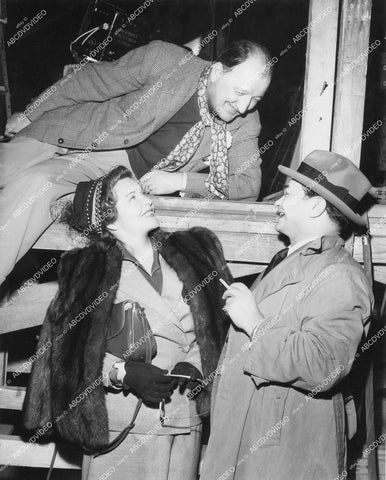 crp-17320 1943 director William A Seiter w Edward G Robinson & wife film Destroyer crp-17320
