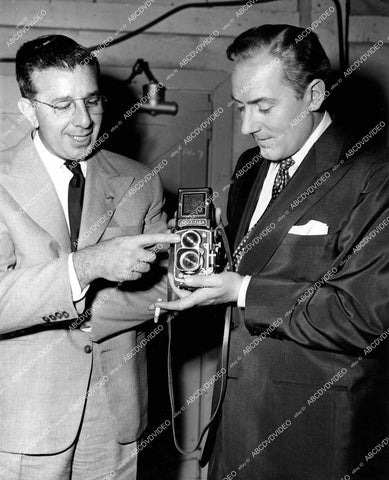 crp-17351 1953 producer Dore Schary, Michael Wilding w his camera film Torch Song crp-17351