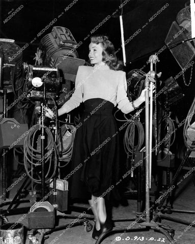 crp-17801 1948 candid Janet Blair w movie equipment on set film The Fuller Brush Man crp-17801