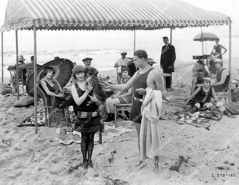 crp-18036 1921 Robert Ellis, Mahlon Hamilton, Betty Compson, Leatrice Joy pre-code beach party silent film Ladies Must Live crp-18036