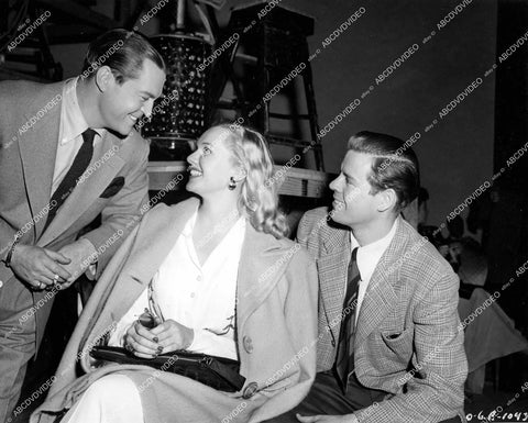 crp-18120 circa 1944 candid Adele Jergens & Coulter Irwin visit Chester Morris on set Boston Blackie film crp-18120