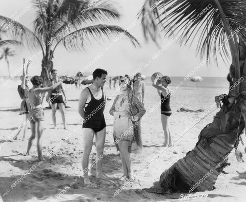 crp-01843 1928 Nick Stuart, Sally Phipps pre-code beach party swimsuits silent film News Parade crp-01843