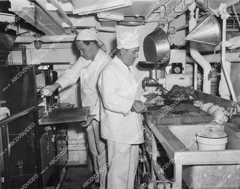 crp-01846 1944 WWII news photo Wolf Hounds of the Sea kitchen in anti-submarine PCE vessel chefs Charles Plusko, Joseph Swiglo crp-01846