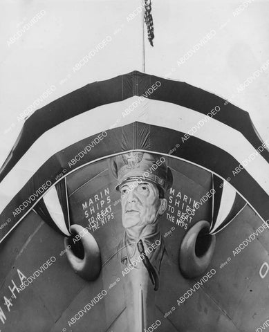 crp-01855 1943 WWII news photo Douglas MacArthur's face on tanker ship "Marinships to Beat the Nips" San Francisco, Ca crp-01855