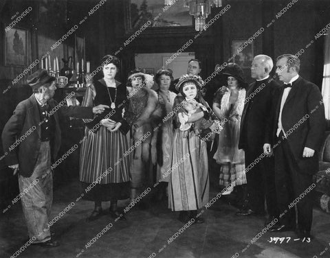 crp-18721 1922 Gladys Walton, Florence Lee, Margaret Campbell, Richard Cummings and cast silent film Top o' the Morning crp-18721