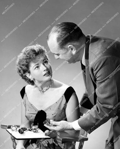 crp-19075 1951 Coleen Gray w Tom Warren & jewelery for Oakland Calif Gem and Mineral Show crp-19075