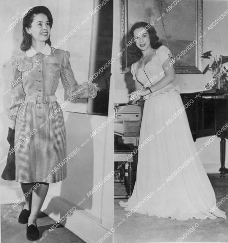 crp-00222 1945 news photo Betty Cornell & Patrice Munsel Junior Miss Fashion winners crp-00222