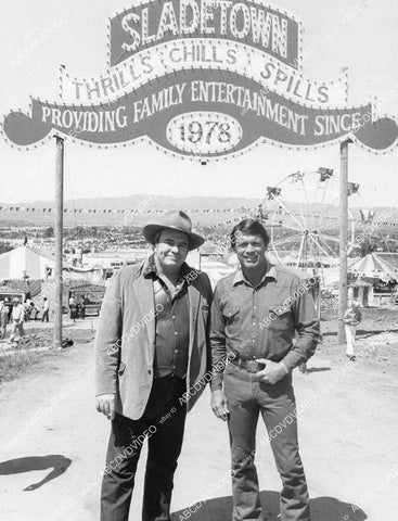 crp-02273 1983 Chad Everett, Hoyt Axton as carnival owners TV The Rousters crp-02273