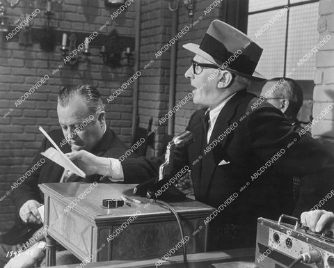crp-00310 1960 Walter Winchell James Bacon film College Confidential crp-00310