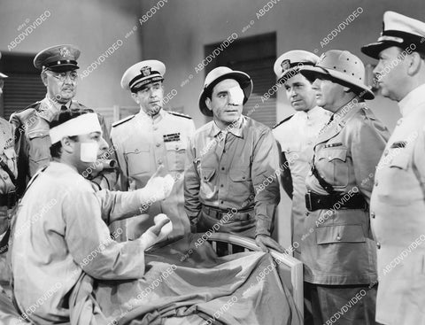 crp-03110 1942 Brian Donlevy, Pat O'Brien in the hospital film Two Yanks in Trinidad crp-03110