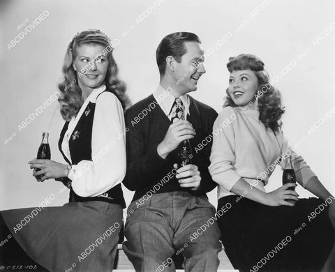 crp-00336 1946 Rosemary La Planche William Mason Jean Porter enjoy a coke film Betty Co-Ed crp-00336