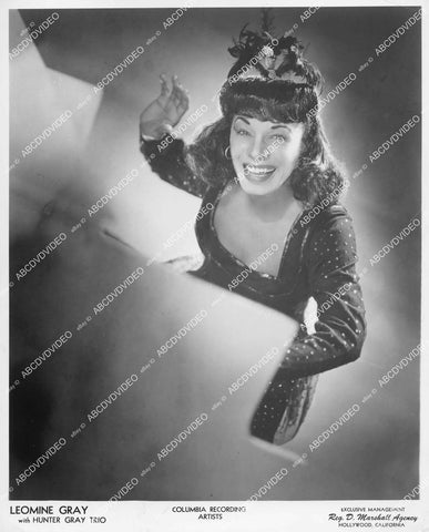 crp-03393 1940's music singer Leomine Gray of Hunter Gray Trio crp-03393