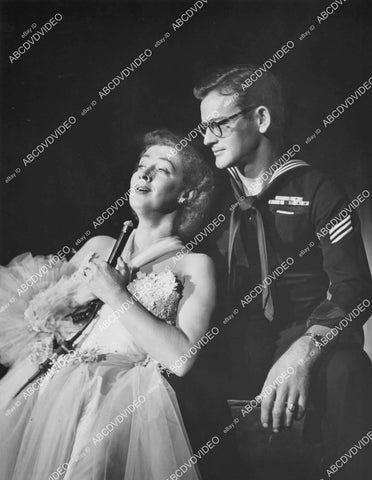 crp-03421 1952 singer Jane Froman w serviceman TV Jane Froman's USA Canteen crp-03421