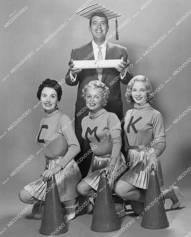 crp-03428 1954 Tennesse Ernie Ford cheerleaders Donna Brown, Spring Mitchell, Maureen Cassidy College Musical Knowledge crp-03428