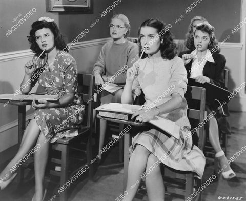 crp-00342 1946 Jean Porter and the girls in study in class film Betty Co-Ed crp-00342