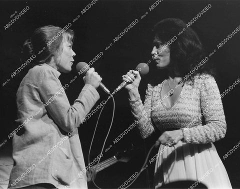 crp-03480 1979 music Sissy Spacek & Loretta Lynn sing a duet Coal Miner's Daughter promo crp-03480
