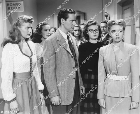 crp-00348 1946 dblwt photo Rosemary La Planche Kay Morley William Mason Janie Isbell Shirley Mills film Betty Co-Ed crp-00348