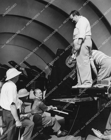 crp-03538 1944 music George Sidney, Jose Iturbi prep Hollywood Bowl for Anchor's Aweigh crp-03538