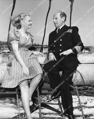 crp-03558 1942 Elisabeth Fraser, Cedric Hardwicke candid film Commandos Strike at Dawn crp-03558