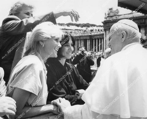 crp-03602 1980's Linda Evans, Pope John Paul II TV Lifestyles of the Rich and Famous crp-03602