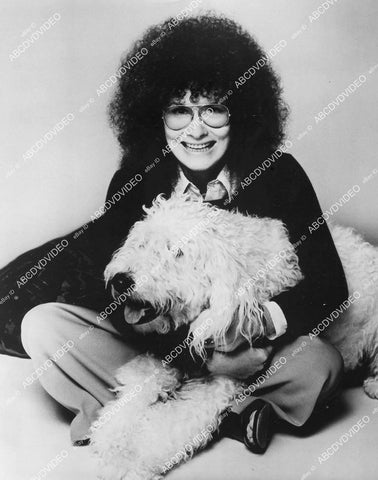 crp-03716 1970's music singer Dory Previn w her dog crp-03716