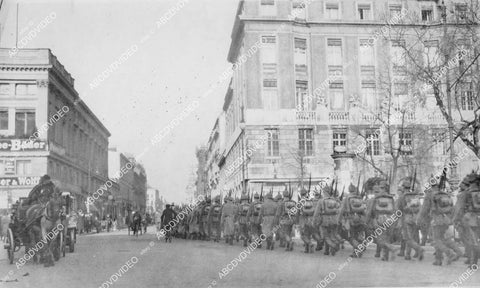 crp-00372 1918 news photo historic Germany troops march thru Friederick Strasse crp-00372