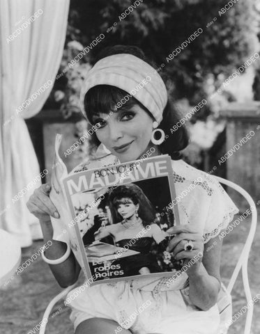 crp-03817 1989 Joan Collins w magazine prop TVM Sins crp-03817