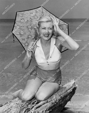 crp-00381 1952 news photo Lorrie Taylor w the driftwood in Miami Beach Fla cute pinup crp-00381
