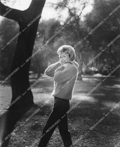 crp-03844 1960 gorgeous sweater girl Abby Dalton under the trees in the park crp-03844
