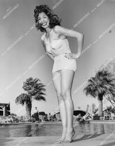 crp-00387 1952 news photo Egyptian belly dancer cutie Samia Gamal on her toes by the pool in Las Vegas crp-00387