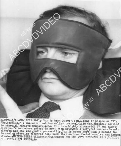 crp-03952 1954 Wally Cox w strange medical electric face mask to help sleeping crp-03952